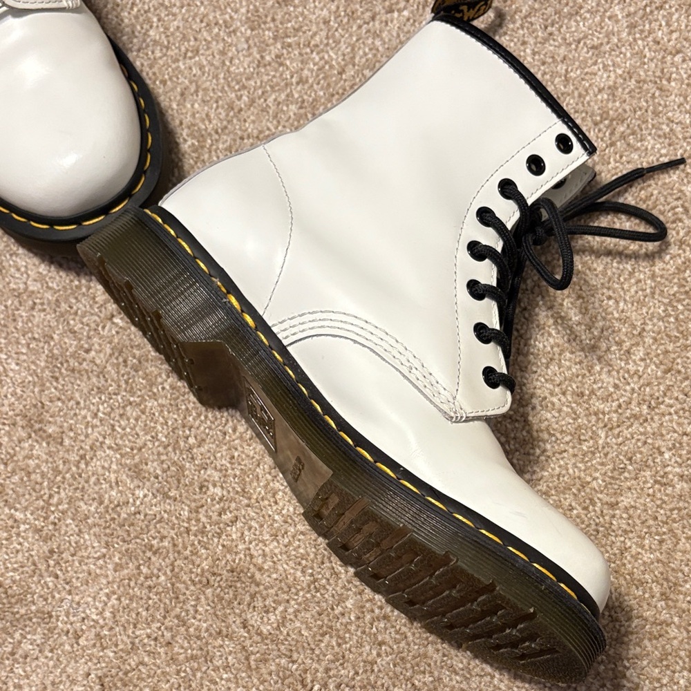 Dr. Martens Airwalk White Combat Boots with Black Laces Womens Size 9 - Picture 10 of 14